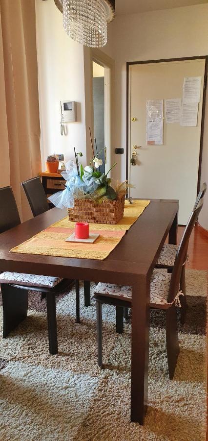 Casa Cristina Apartment ปาร์มา ภายนอก รูปภาพ