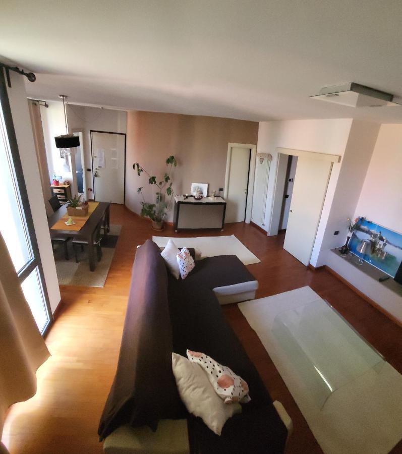 Casa Cristina Apartment ปาร์มา ภายนอก รูปภาพ